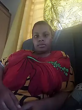 Snapshot of Queen-cute chatting on 18, 6, 2026 Queen-cute online show from 18, 6, 2026