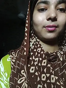 Snapshot of Simran_143 chatting on 5, 8, 2026 Simran 143 online show from 5, 8, 2026