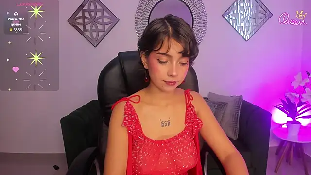 Snapshot of Honeyy_Taylor chatting on 24, 6, 2026 Honeyy Taylor online show from 24, 6, 2026
