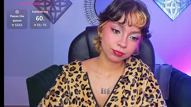 Snapshot of Honeyy_Taylor chatting on 14, 7, 2026 Honeyy Taylor online show from 14, 7, 2026