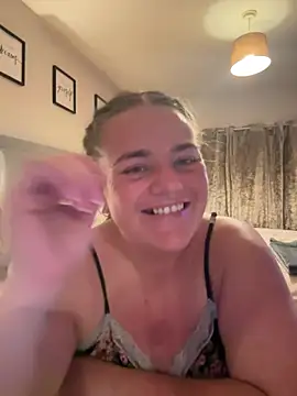 Snapshot of Bustygem_ chatting on 29, 6, 2026 Bustygem online show from 29, 6, 2026