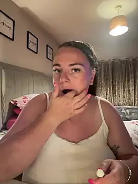 Snapshot of Bustygem_ chatting on 21, 7, 2026 Bustygem online show from 21, 7, 2026