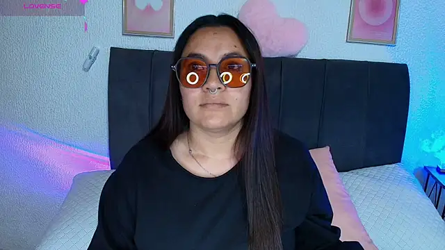 Snapshot of samm_curvy chatting on 2, 7, 2026 samm curvy online show from 2, 7, 2026