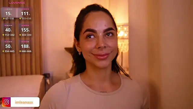 Snapshot of imLeanna_ chatting on 24, 7, 2026 imLeanna online show from 24, 7, 2026