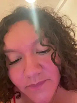 Snapshot of HeidiSanabria chatting on 7, 7, 2026 HeidiSanabria online show from 7, 7, 2026