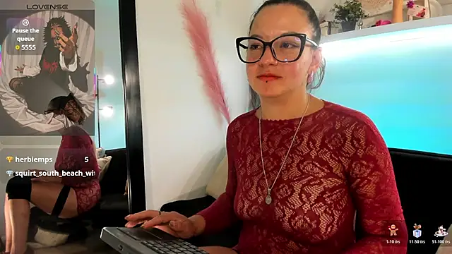 Snapshot of Ariana_blonde chatting on 28, 7, 2026 Ariana blonde online show from 28, 7, 2026