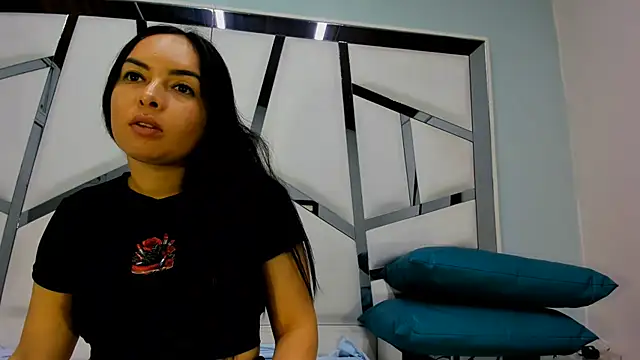 Snapshot of Violett_Bliss chatting on 8, 7, 2026 Violett Bliss online show from 8, 7, 2026