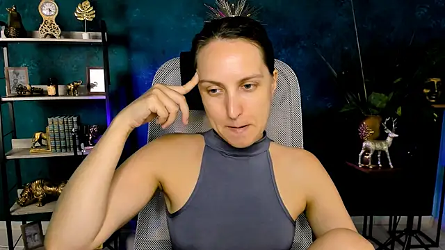 Snapshot of ErinWise chatting on 9, 8, 2026 ErinWise online show from 9, 8, 2026