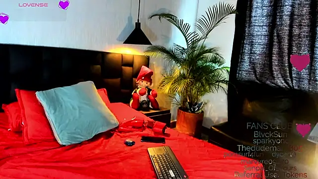 love amor  online show from 4, 12, 2025