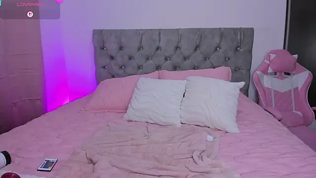 Emily Ross- online show from 24, 7, 2026