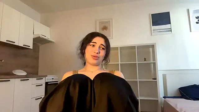 runawyin online show from 3, 8, 2026