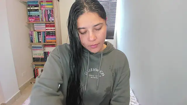 Snapshot of foxwen chatting on 5, 8, 2026 foxwen online show from 5, 8, 2026