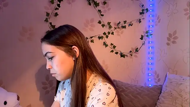 Luna Tendresse online show from 28, 6, 2026