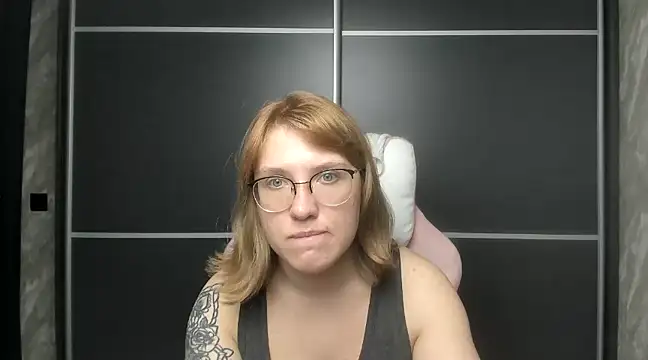 Snapshot of Reginasmilee chatting on 8, 2, 2025 Reginasmilee online show from 8, 2, 2025