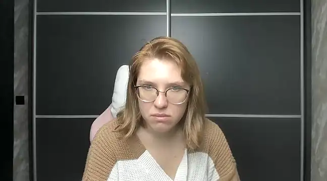 Snapshot of Reginasmilee chatting on 9, 2, 2025 Reginasmilee online show from 9, 2, 2025