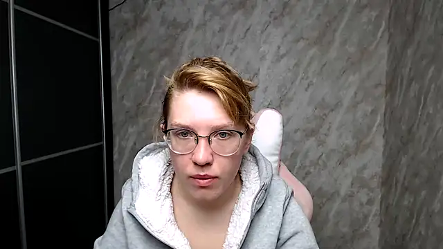 Snapshot of Reginasmilee chatting on 12, 3, 2025 Reginasmilee online show from 12, 3, 2025
