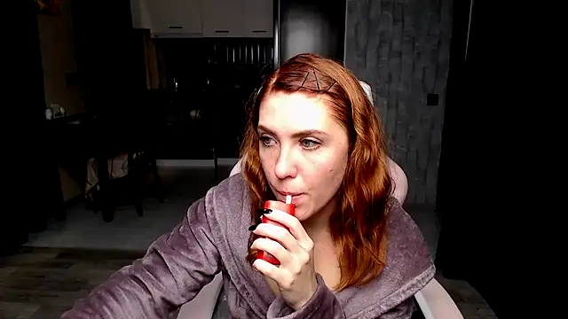 Snapshot of Reginasmilee chatting on 3, 10, 2025 Reginasmilee online show from 3, 10, 2025