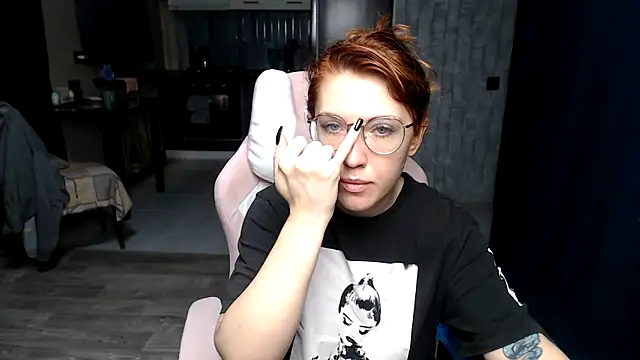 Reginasmilee online show from 15, 10, 2025