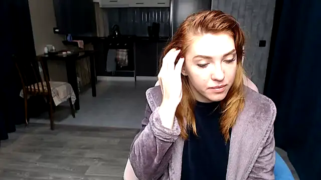 Reginasmilee online show from 20, 10, 2025