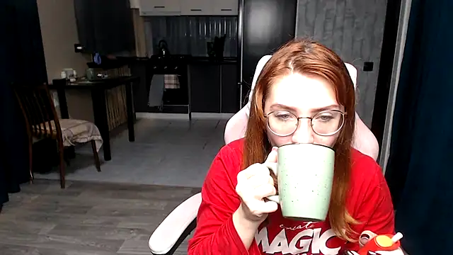 Reginasmilee online show from 25, 10, 2025