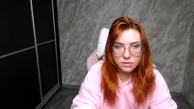 Snapshot of Reginasmilee chatting on 2, 2, 2026 Reginasmilee online show from 2, 2, 2026