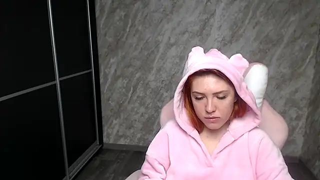 Snapshot of Reginasmilee chatting on 3, 2, 2026 Reginasmilee online show from 3, 2, 2026