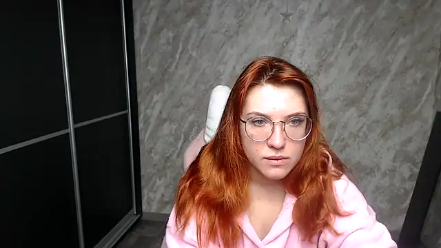 Snapshot of Reginasmilee chatting on 4, 2, 2026 Reginasmilee online show from 4, 2, 2026