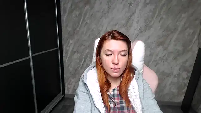 Snapshot of Reginasmilee chatting on 5, 2, 2026 Reginasmilee online show from 5, 2, 2026