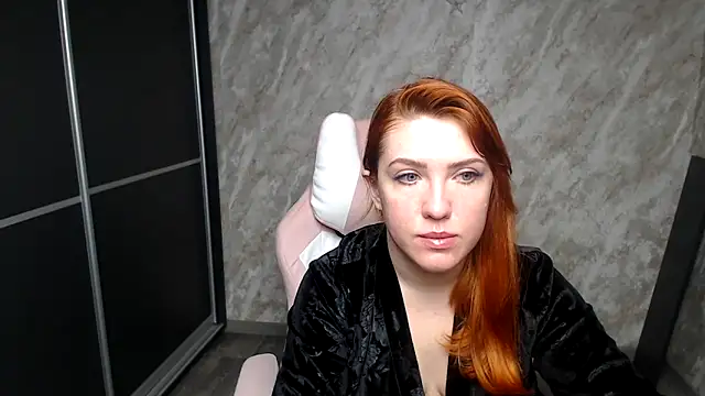 Snapshot of Reginasmilee chatting on 6, 2, 2026 Reginasmilee online show from 6, 2, 2026