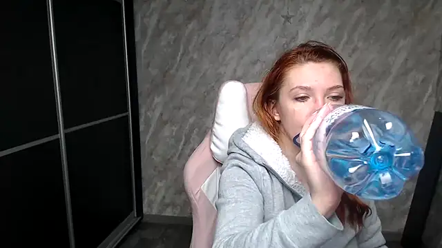 Snapshot of Reginasmilee chatting on 8, 2, 2026 Reginasmilee online show from 8, 2, 2026