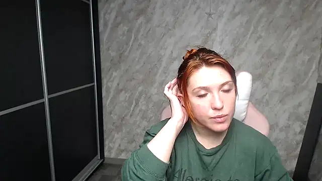 Snapshot of Reginasmilee chatting on 9, 2, 2026 Reginasmilee online show from 9, 2, 2026