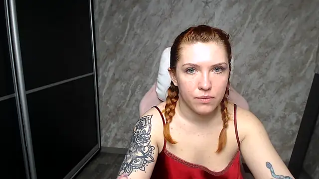 Snapshot of Reginasmilee chatting on 14, 2, 2026 Reginasmilee online show from 14, 2, 2026