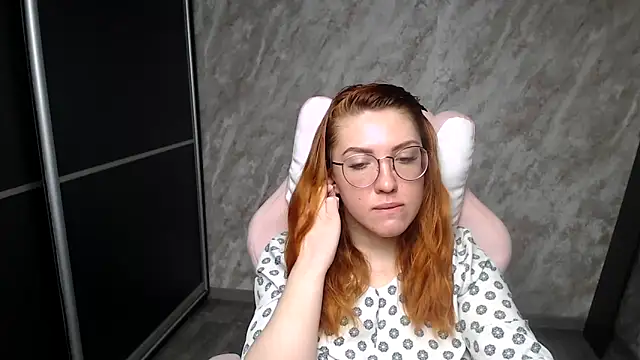 Snapshot of Reginasmilee chatting on 15, 2, 2026 Reginasmilee online show from 15, 2, 2026