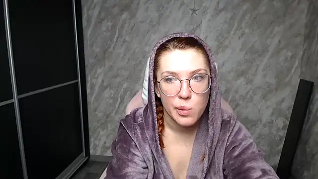 Snapshot of Reginasmilee chatting on 16, 2, 2026 Reginasmilee online show from 16, 2, 2026