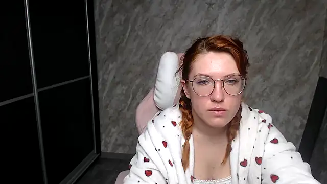 Snapshot of Reginasmilee chatting on 21, 2, 2026 Reginasmilee online show from 21, 2, 2026