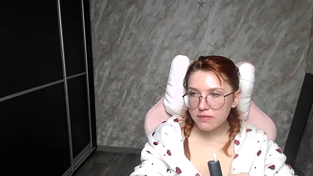 Snapshot of Reginasmilee chatting on 21, 2, 2026 Reginasmilee online show from 21, 2, 2026