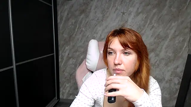 Snapshot of Reginasmilee chatting on 24, 2, 2026 Reginasmilee online show from 24, 2, 2026