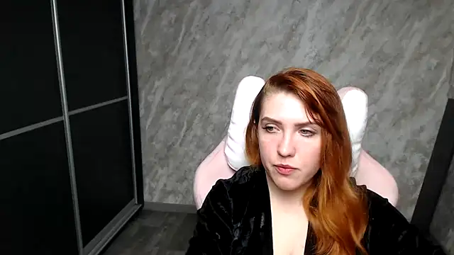 Snapshot of Reginasmilee chatting on 24, 2, 2026 Reginasmilee online show from 24, 2, 2026