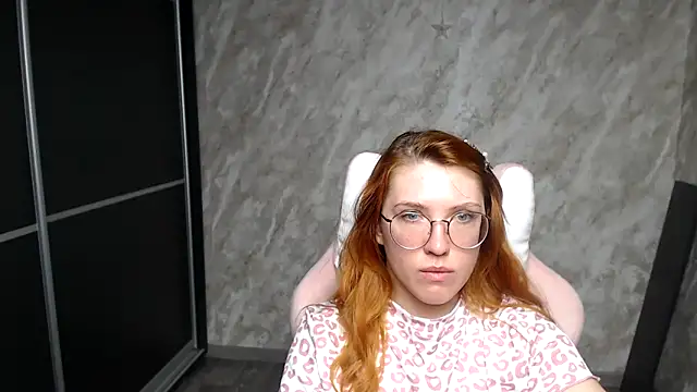 Snapshot of Reginasmilee chatting on 2, 3, 2026 Reginasmilee online show from 2, 3, 2026