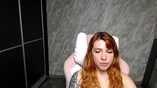 Snapshot of Reginasmilee chatting on 4, 3, 2026 Reginasmilee online show from 4, 3, 2026