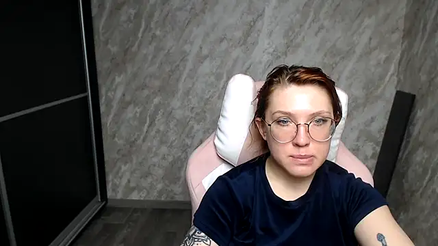 Snapshot of Reginasmilee chatting on 7, 3, 2026 Reginasmilee online show from 7, 3, 2026