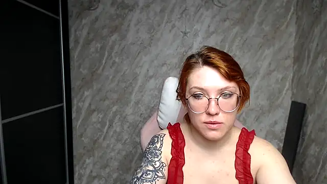 Snapshot of Reginasmilee chatting on 9, 3, 2026 Reginasmilee online show from 9, 3, 2026