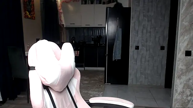 Snapshot of Reginasmilee chatting on 18, 3, 2026 Reginasmilee online show from 18, 3, 2026