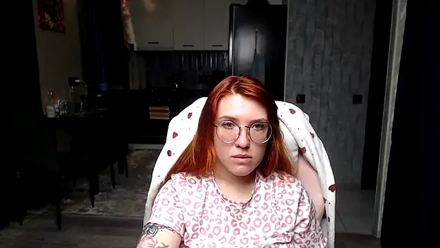 Snapshot of Reginasmilee chatting on 21, 3, 2026 Reginasmilee online show from 21, 3, 2026