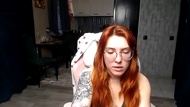 Snapshot of Reginasmilee chatting on 25, 3, 2026 Reginasmilee online show from 25, 3, 2026