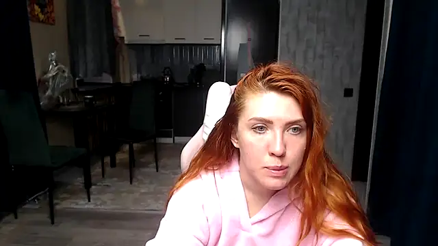 Snapshot of Reginasmilee chatting on 8, 4, 2026 Reginasmilee online show from 8, 4, 2026