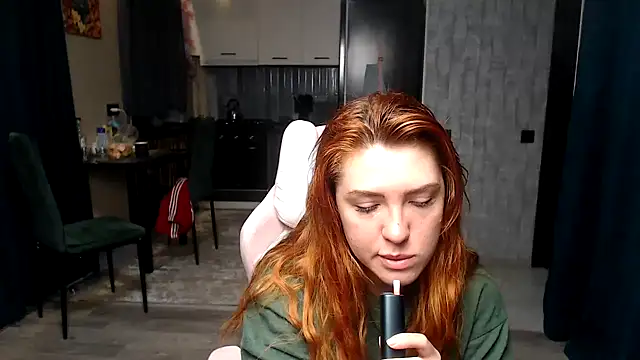 Snapshot of Reginasmilee chatting on 9, 4, 2026 Reginasmilee online show from 9, 4, 2026