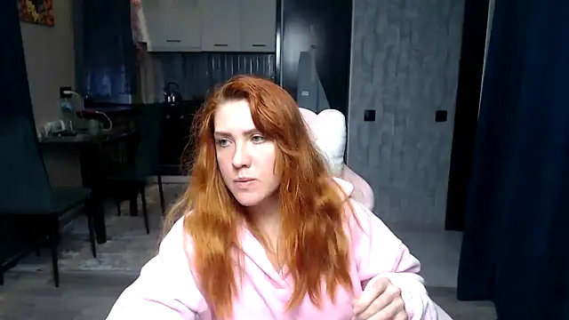 Snapshot of Reginasmilee chatting on 10, 4, 2026 Reginasmilee online show from 10, 4, 2026