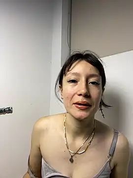 Snapshot of im_lizzy17 chatting on 7, 7, 2026 im lizzy17 online show from 7, 7, 2026