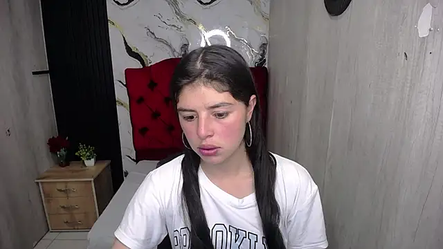 lyssa blue online show from 24, 6, 2026